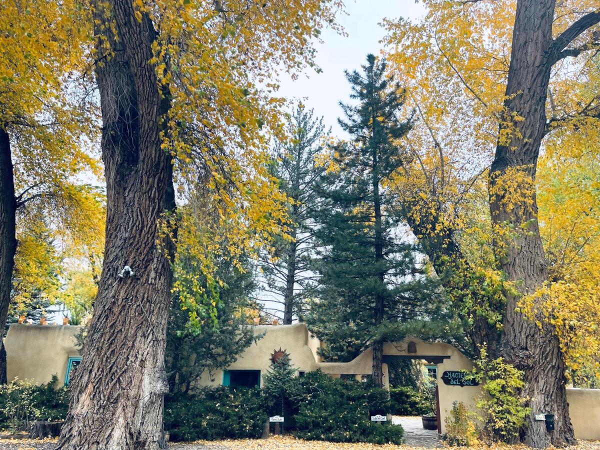 Hacienda Del Sol Bed & Breakfast Taos Exterior photo